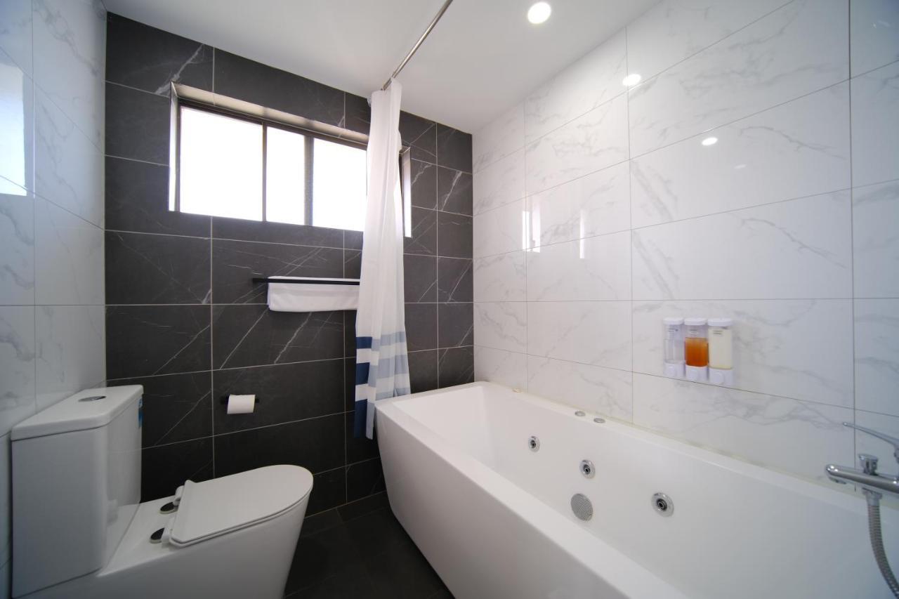 Lakeside Inn Wollongong Primbee Екстер'єр фото