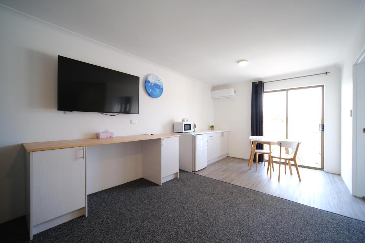 Lakeside Inn Wollongong Primbee Екстер'єр фото