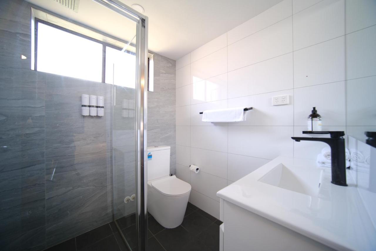 Lakeside Inn Wollongong Primbee Екстер'єр фото