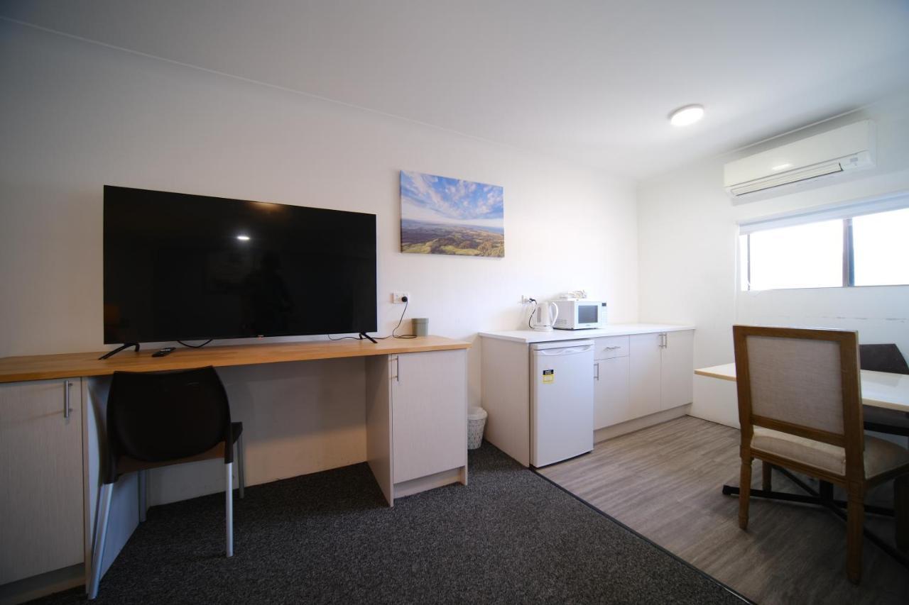 Lakeside Inn Wollongong Primbee Екстер'єр фото