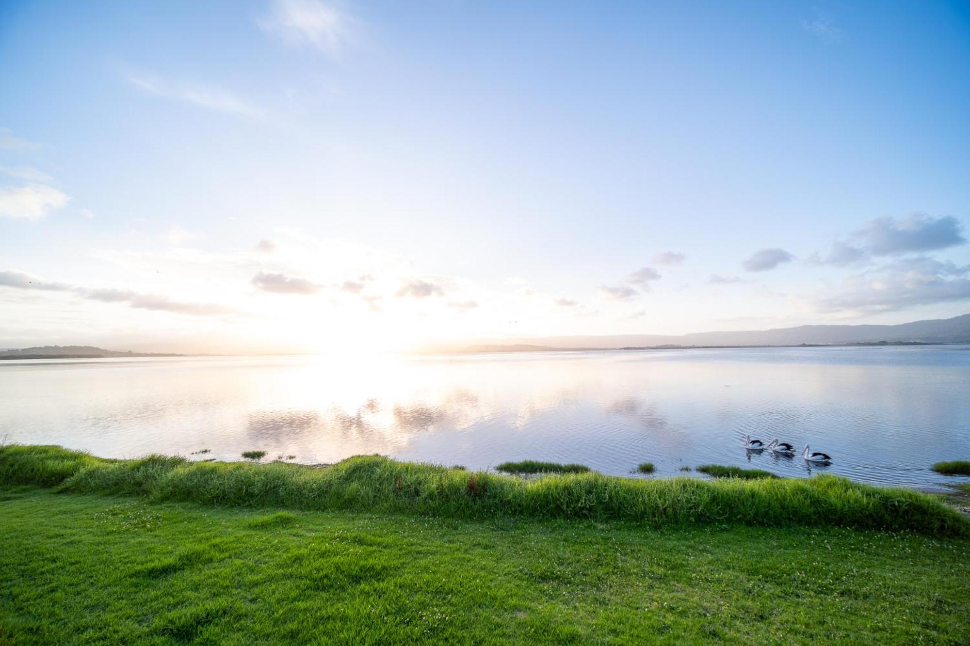 Lakeside Inn Wollongong Primbee Екстер'єр фото