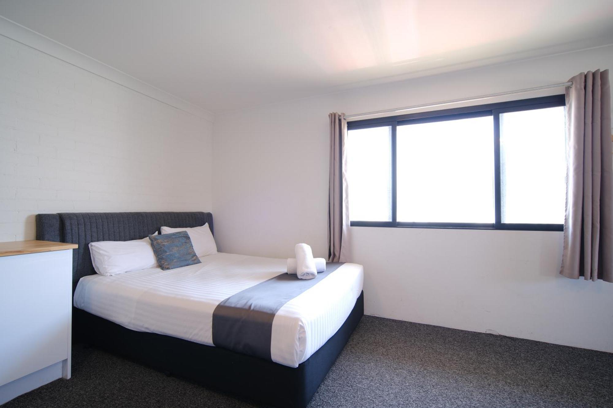 Lakeside Inn Wollongong Primbee Екстер'єр фото