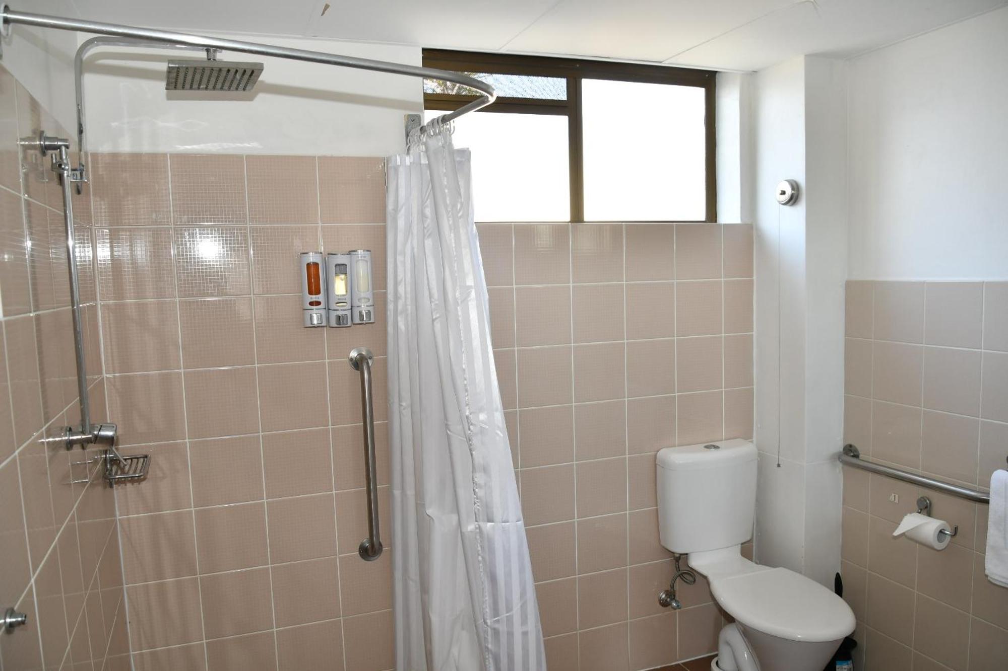 Lakeside Inn Wollongong Primbee Екстер'єр фото