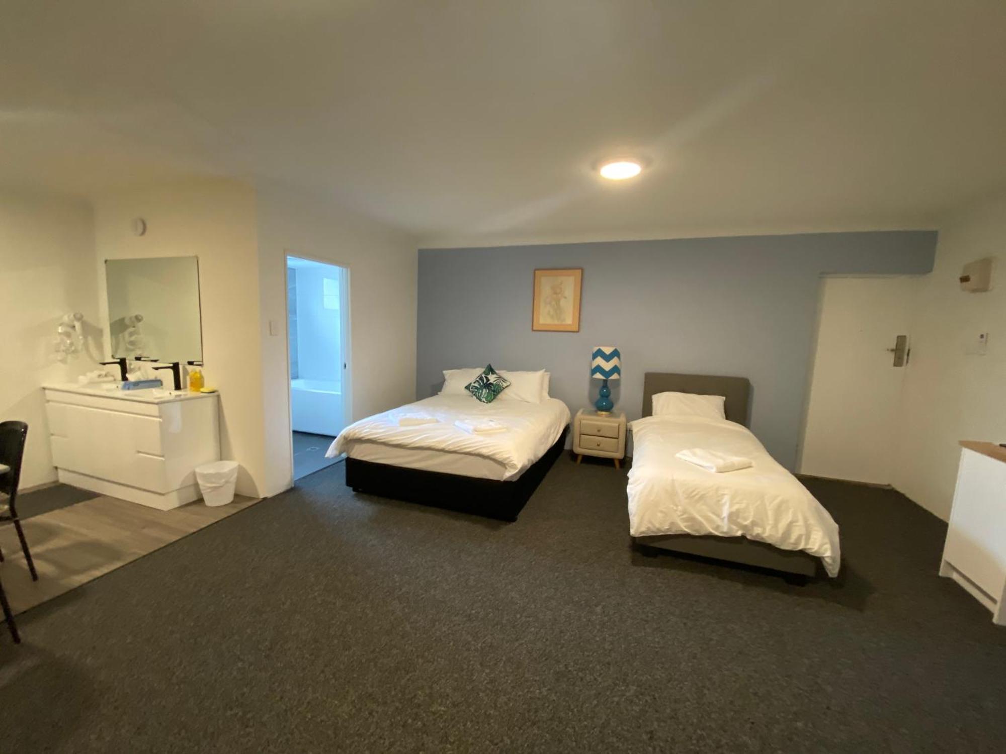 Lakeside Inn Wollongong Primbee Екстер'єр фото